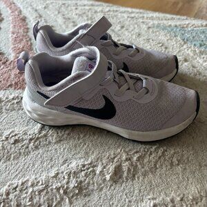 Girls Nikes
